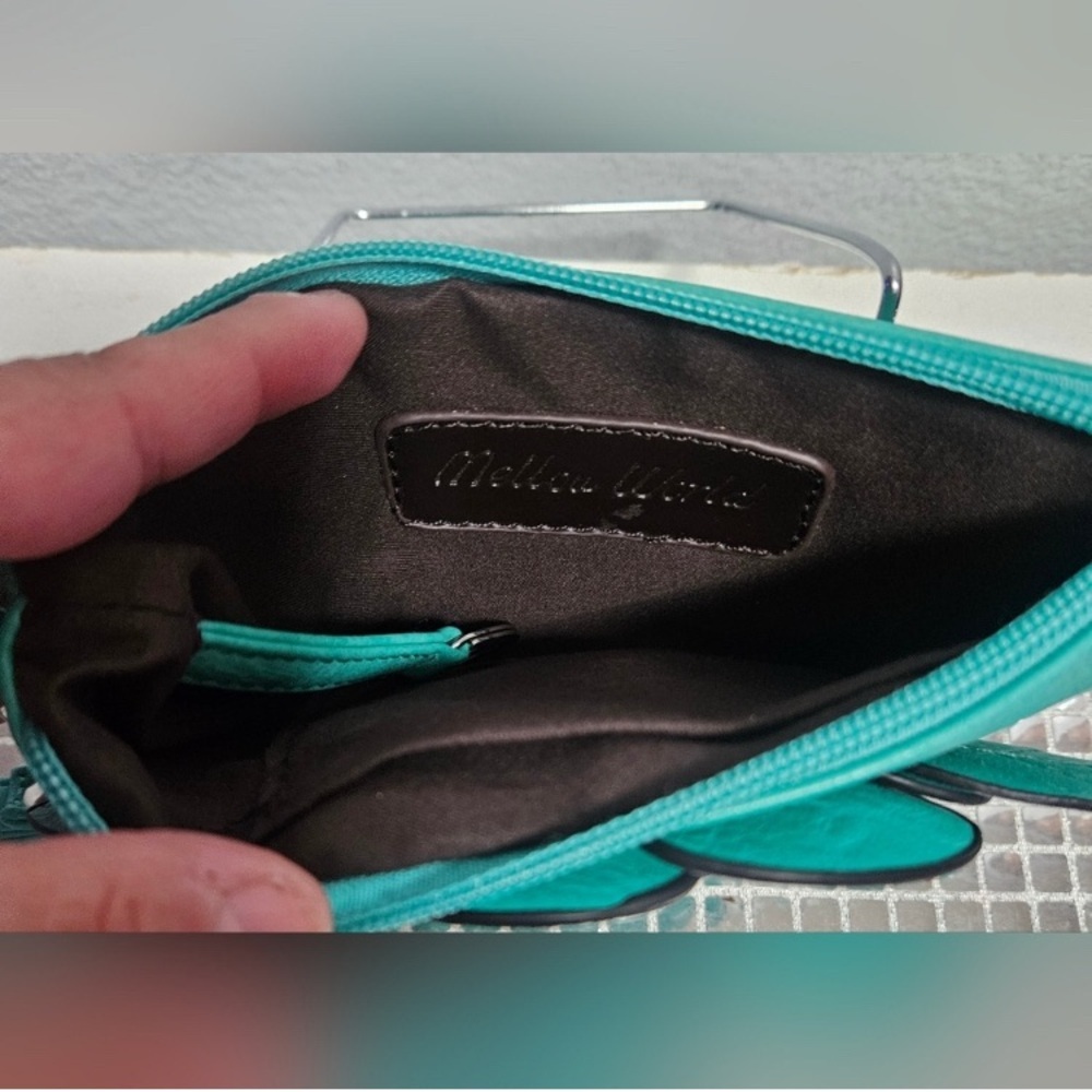 MELLOW WORLD Teal 3D Rose Wristlet, EUC - Picture 5 of 9